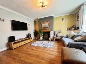 Lounge- click for photo gallery